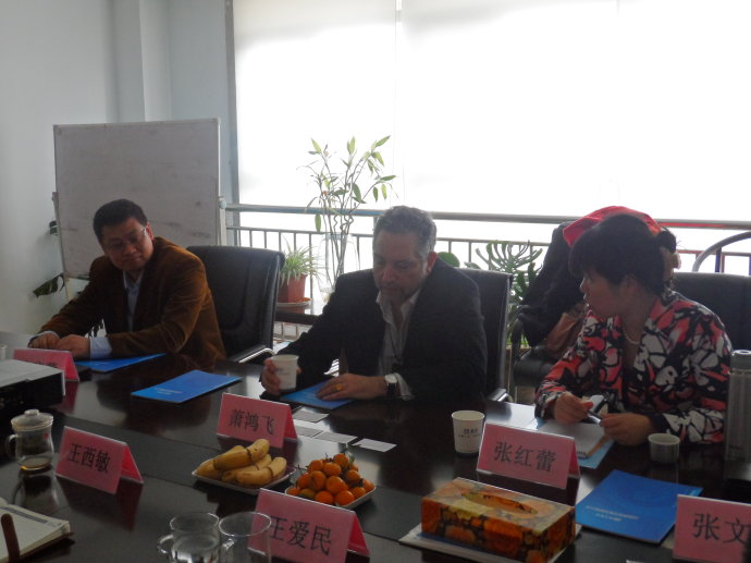 UBM亞洲公司中國(guó)首席代表Philip Chapnick(蕭鴻飛)先生帶隊(duì)來(lái)山東丞華展覽參觀考察